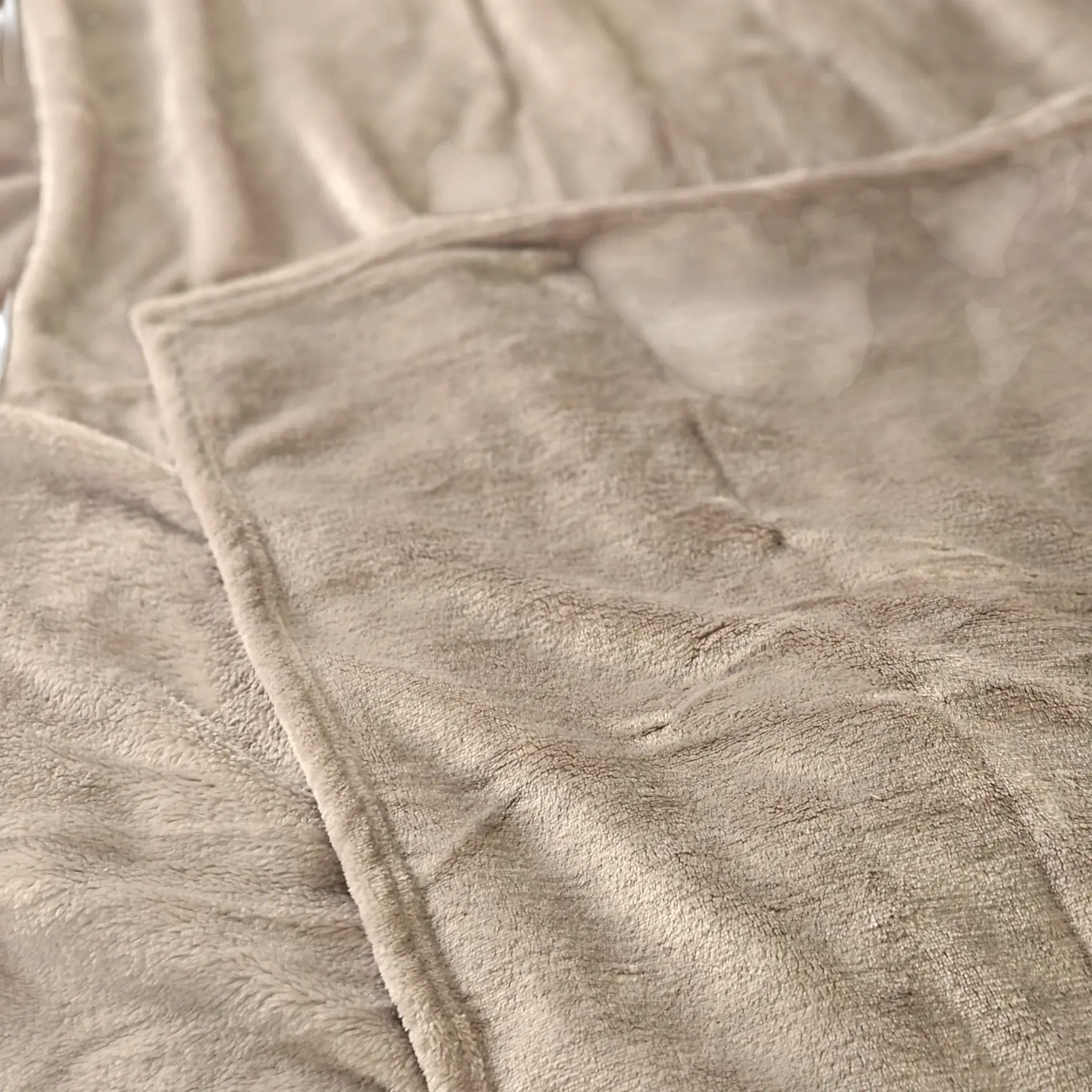Kuscheldecke Flauschig Weich XXL180x220 Mikrofaser Wohndecke Tagesdecke Flanell