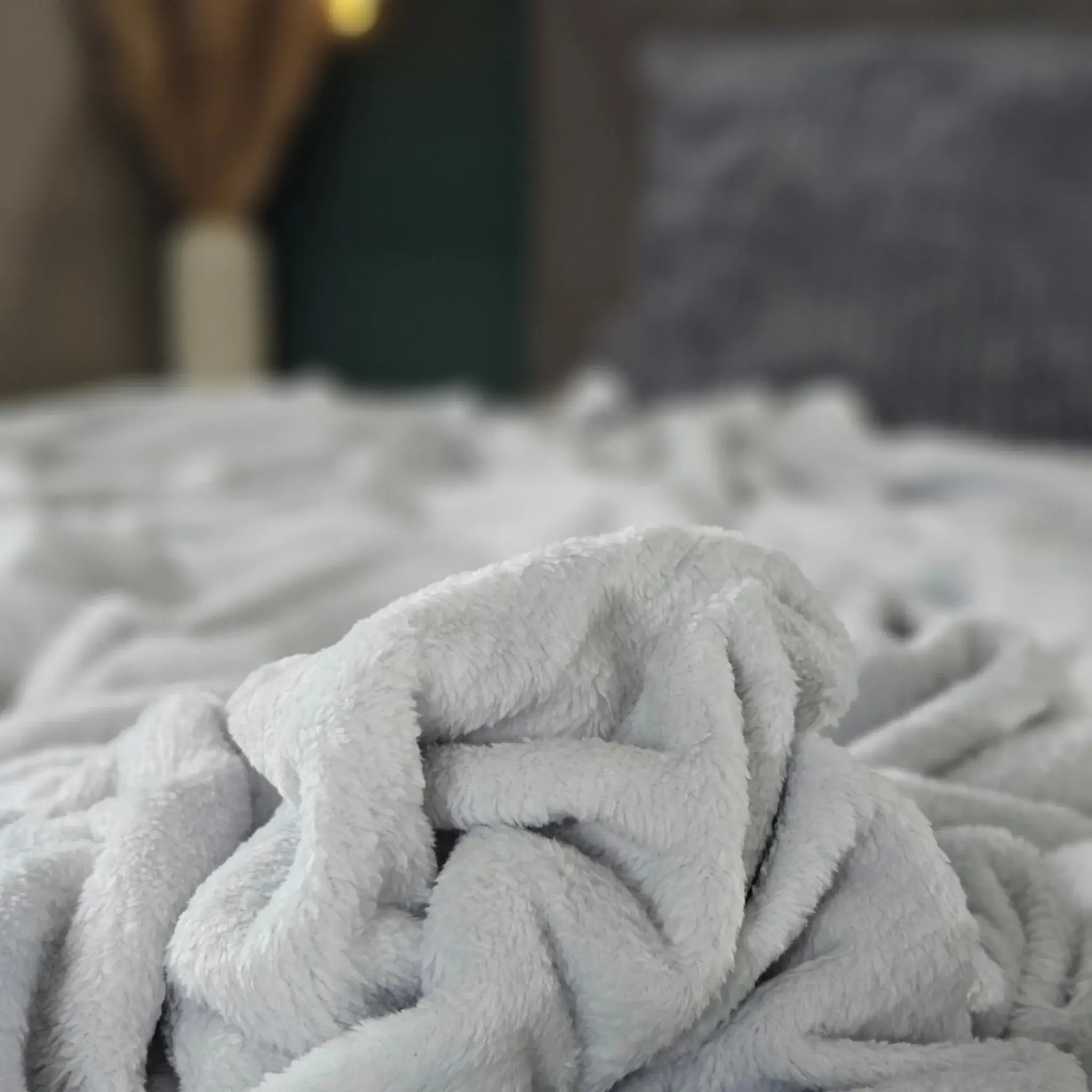 Kuscheldecke Flauschig Weich XXL180x220 Mikrofaser Wohndecke Tagesdecke Flanell