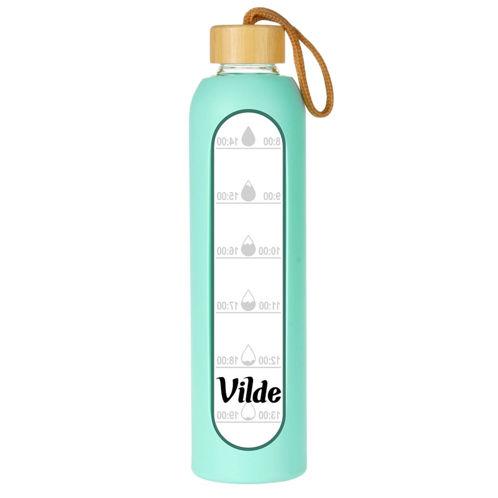 Glaswasserflasche mit Silikonhülle